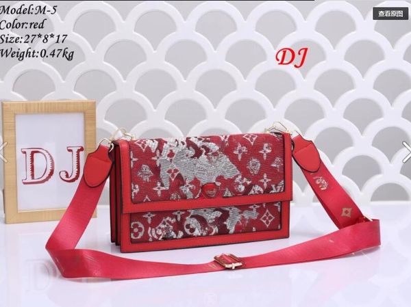 le bambinou bags designer shoulder bags luxury handbag the tote bag woman baguette handbags fashion plain phone purse gold letters leather 1
le bambinou bags designer shoulder bags luxury handbag the tote bag woman baguette handbags fashion plain phone purse gold letters leather 1