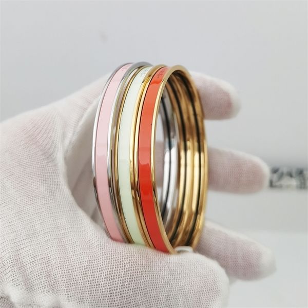 charm bracelets luxury designer jewelry aaa stainless steel gold colorful letter bangle for women paris party gift 230822, Golden;silver
charm bracelets luxury designer jewelry aaa stainless steel gold colorful letter bangle for women paris party gift 230822, Golden;silver