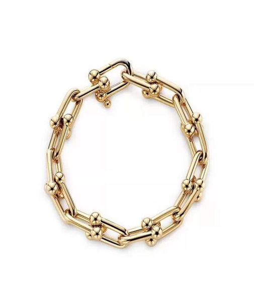 luxury designers bracelet jewelry women men temperament bracelets titanium steel hip hop street neutral fashion charm simplicity c8775058, Golden;silver
luxury designers bracelet jewelry women men temperament bracelets titanium steel hip hop street neutral fashion charm simplicity c8775058, Golden;silver