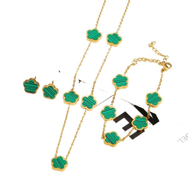 wholesale 18k gold plated classic luxury designer necklace four leaf clover pendant designer jewelry for men women chain, Silver
wholesale 18k gold plated classic luxury designer necklace four leaf clover pendant designer jewelry for men women chain, Silver