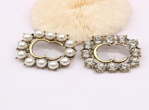 european and korean diamondencrusted letter brooch pearl fashion temperament highend coat suit sweater accessories female high q1444480, Gray
european and korean diamondencrusted letter brooch pearl fashion temperament highend coat suit sweater accessories female high q1444480, Gray
