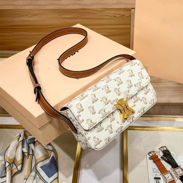 designer underarm handbag cross shoulder bag classic handbag fashion popular high-end niche diagonal baguette bag
designer underarm handbag cross shoulder bag classic handbag fashion popular high-end niche diagonal baguette bag