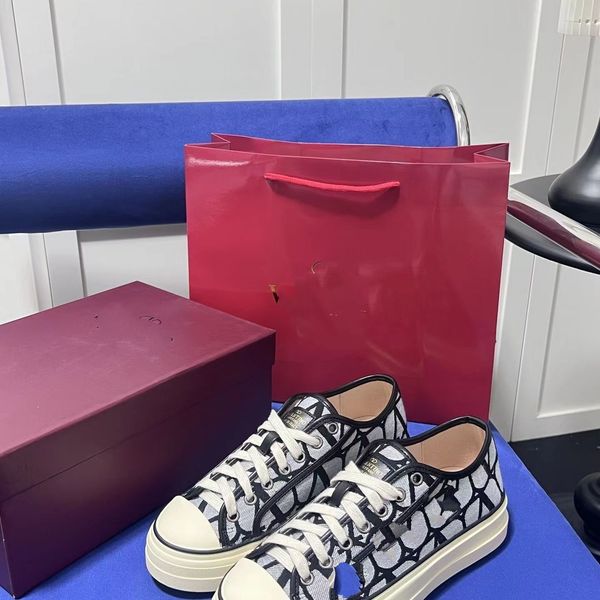 wholesale designer sneaker virgil trainer casual shoes calfskin leather abloh white green red blue letter overlays platform fashion luxury l, Black
wholesale designer sneaker virgil trainer casual shoes calfskin leather abloh white green red blue letter overlays platform fashion luxury l, Black