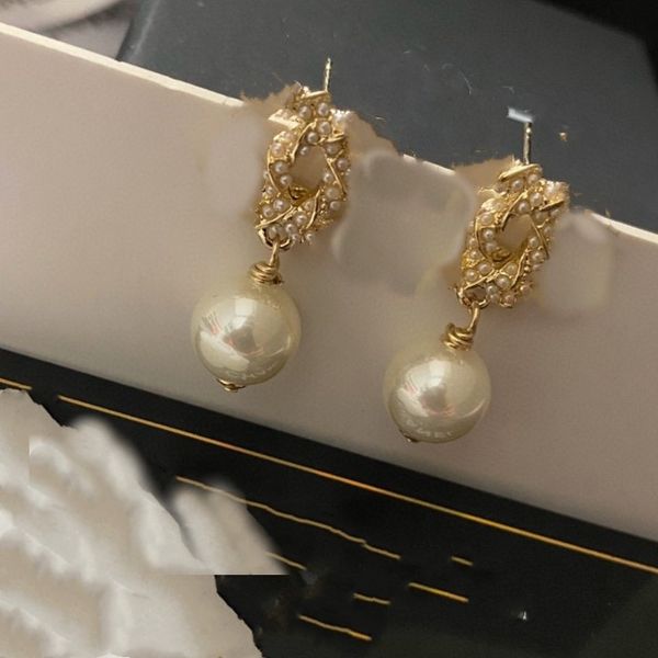 blue red white luxury brand designers letters stud channel geometric famous women round crystal rhinestone pearl earring ccity wedding party, Golden;silver
blue red white luxury brand designers letters stud channel geometric famous women round crystal rhinestone pearl earring ccity wedding party, Golden;silver