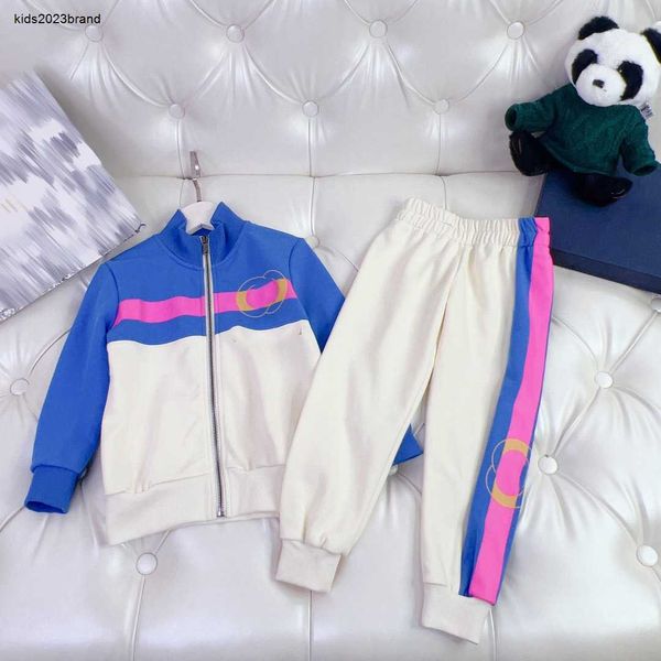 tracksuits designer kids autumn suits size 100-150 cm 2pcs color blocking zippered jacket and elastic waist pants aug22, White
tracksuits designer kids autumn suits size 100-150 cm 2pcs color blocking zippered jacket and elastic waist pants aug22, White