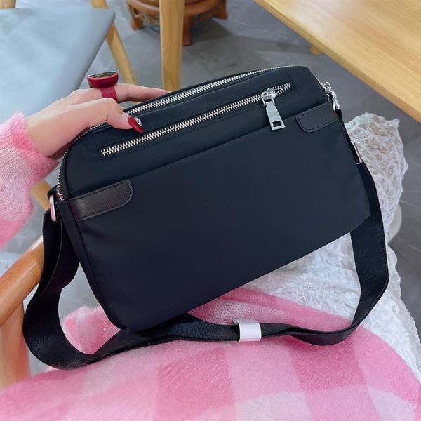 nylon designer men's black briefcases fashion shoulder bags crossbody camera bag briefcases triangle sequin women waterproof 260q
nylon designer men's black briefcases fashion shoulder bags crossbody camera bag briefcases triangle sequin women waterproof 260q