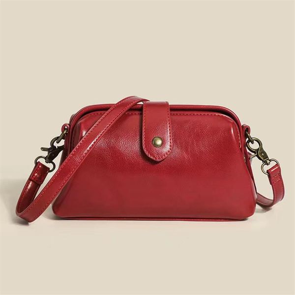 new fashion women's casual shoulder bag messenger bag solid with fine workmanship338t, Blue;pink
new fashion women's casual shoulder bag messenger bag solid with fine workmanship338t, Blue;pink