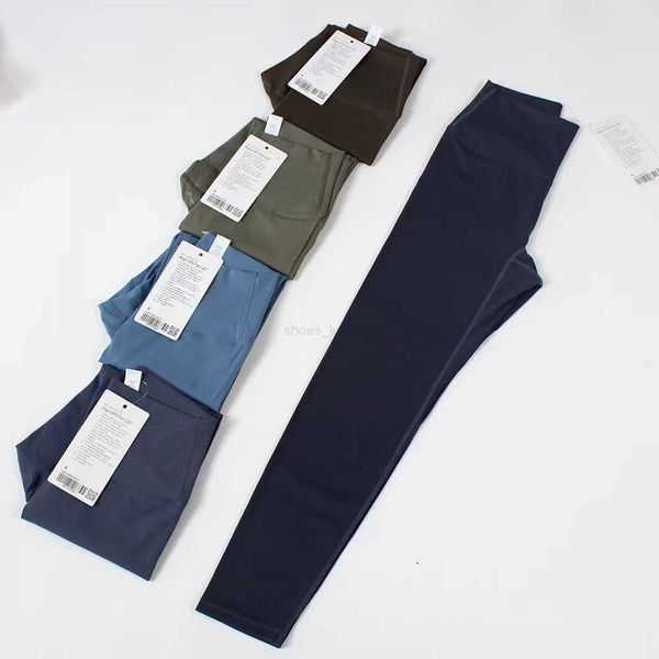 2022 designer ll yoga outfits solid color women yoga pants no embarrassment line nude feeling nine-point pants high waist sports fitness ela
2022 designer ll yoga outfits solid color women yoga pants no embarrassment line nude feeling nine-point pants high waist sports fitness ela