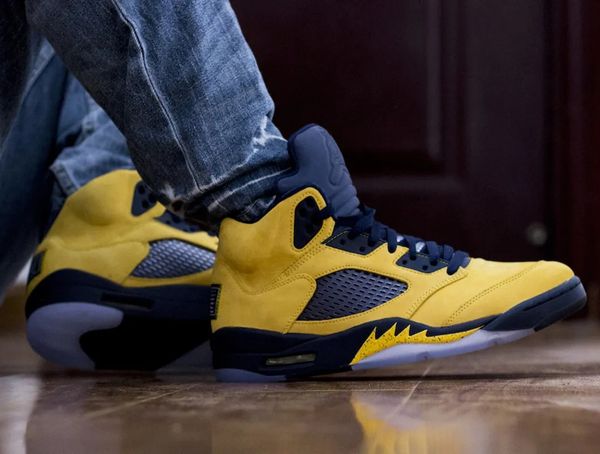 black yellow fire jumpman 5 basketball shoes man/woman sport sneaker with original box fast delivery
black yellow fire jumpman 5 basketball shoes man/woman sport sneaker with original box fast delivery