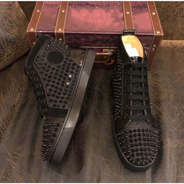 men's shoes with rivet red soles high collar full nail casual board shoes men's color matching trendy brand small white shoes426
men's shoes with rivet red soles high collar full nail casual board shoes men's color matching trendy brand small white shoes426