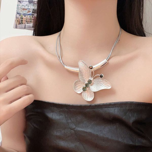 designer's metal butterfly necklace, niche, high-end feel, collarbone chain, fashionable and exaggerated temperament, new neck, Silver
designer's metal butterfly necklace, niche, high-end feel, collarbone chain, fashionable and exaggerated temperament, new neck, Silver