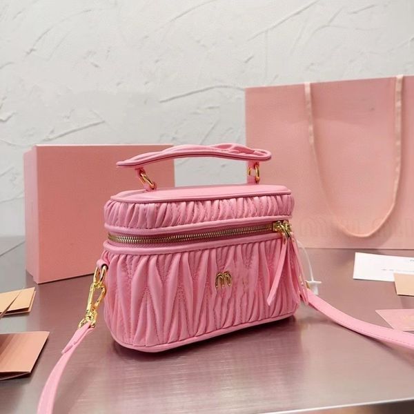 classic fashion woven compact women's bag letter sheepskin pleated underarm bag oblique span mini hand saddle bag horizontal chain gift 
classic fashion woven compact women's bag letter sheepskin pleated underarm bag oblique span mini hand saddle bag horizontal chain gift