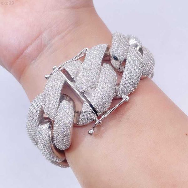 new arrival stylish hip hop iced out men sterling silver 925 28mm moissanite diamond miami cuban bracelet
new arrival stylish hip hop iced out men sterling silver 925 28mm moissanite diamond miami cuban bracelet