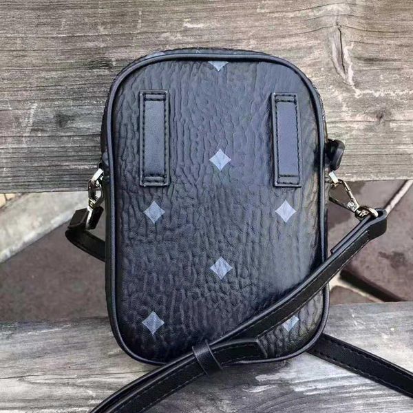 print men's and women's waist bags shoulder bag multi purpose mobile phone wallets with box 1034240a
print men's and women's waist bags shoulder bag multi purpose mobile phone wallets with box 1034240a