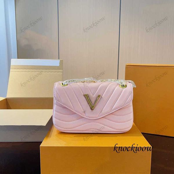 crossbody luxury designer chain bag handbag shoulder leather bag genuine hundred v logo purse pink women's wallet fashion satchels 2308
crossbody luxury designer chain bag handbag shoulder leather bag genuine hundred v logo purse pink women's wallet fashion satchels 2308