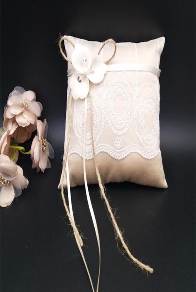 2021 new wedding ring pillow lace wedding ring holder marriage ring cushion bearer wedding party decoration a0053886420
2021 new wedding ring pillow lace wedding ring holder marriage ring cushion bearer wedding party decoration a0053886420