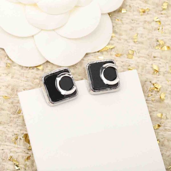 2023 luxury quality charm square stud earring with black white color design have box stamp ps7512b, Golden
2023 luxury quality charm square stud earring with black white color design have box stamp ps7512b, Golden