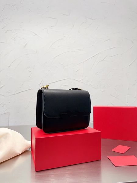 spring and summer new designers women's luxury chain bag caviar clutch flap classic versatile one shoulder crossbody bag
spring and summer new designers women's luxury chain bag caviar clutch flap classic versatile one shoulder crossbody bag