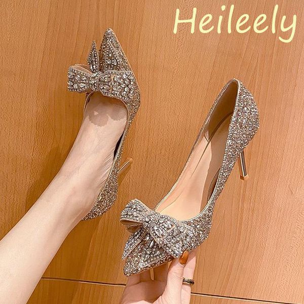 dress shoes 6cm fashion sequins pumps bow high heels women silver shoes 41 42 43 230822, Black
dress shoes 6cm fashion sequins pumps bow high heels women silver shoes 41 42 43 230822, Black
