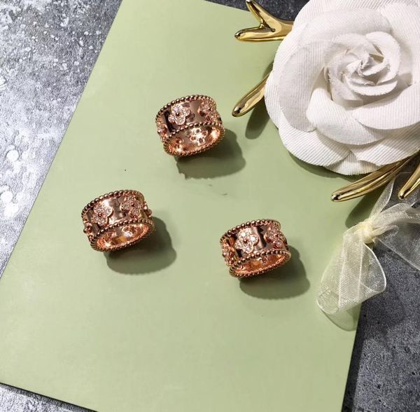luxury perlee brand classic designer s925 sterling silver crystal four leaf clover flower engraved wide ring for women jewelry2755641
luxury perlee brand classic designer s925 sterling silver crystal four leaf clover flower engraved wide ring for women jewelry2755641