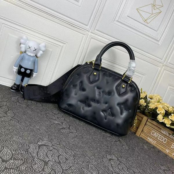 tote bags 2023 summer crossbody shopping bag designer purses and handbags lady luxury famous brands pu shoulder bag for women, Black;red
tote bags 2023 summer crossbody shopping bag designer purses and handbags lady luxury famous brands pu shoulder bag for women, Black;red
