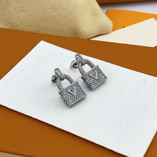 designer earrings love earrings luxury diamond studs letters stud women's gifts with gift box, Golden;silver
designer earrings love earrings luxury diamond studs letters stud women's gifts with gift box, Golden;silver