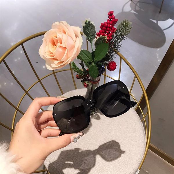 desingers sun bathingsunglasses luxurys beach driving cool pos for travel must-have special anti-high duv protection for drivin210d, White;black
desingers sun bathingsunglasses luxurys beach driving cool pos for travel must-have special anti-high duv protection for drivin210d, White;black