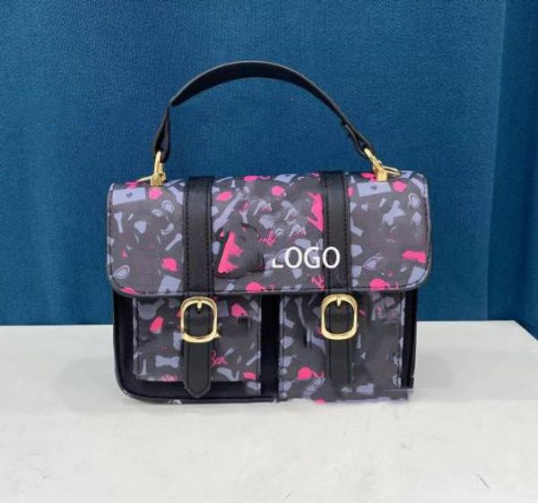 western style women's bag new european and american good texture personality girls' commuter trendy portable messenger bags
western style women's bag new european and american good texture personality girls' commuter trendy portable messenger bags