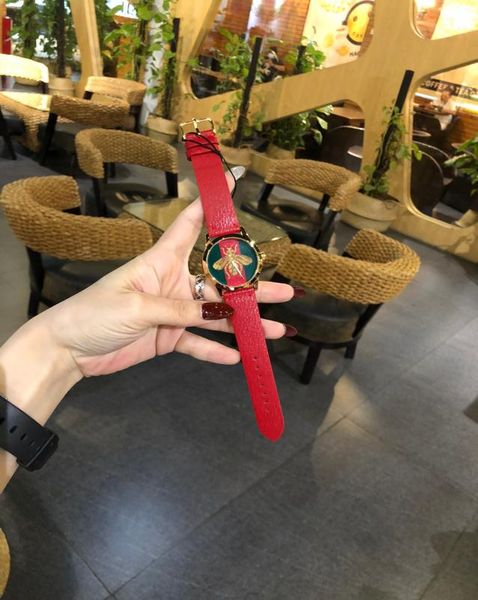 1:1 's latest proonist early spring embroidery series small bee leather retro and old strap 36mm diameter all-match8939886, Slivery;golden
1:1 's latest proonist early spring embroidery series small bee leather retro and old strap 36mm diameter all-match8939886, Slivery;golden