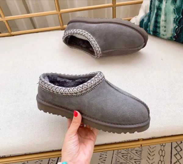 fashionable man women tasman slipper mini snow boots sheepskin plush fur keep warm boots with card dustbag soft comfortable casual svobqs, Black
fashionable man women tasman slipper mini snow boots sheepskin plush fur keep warm boots with card dustbag soft comfortable casual svobqs, Black