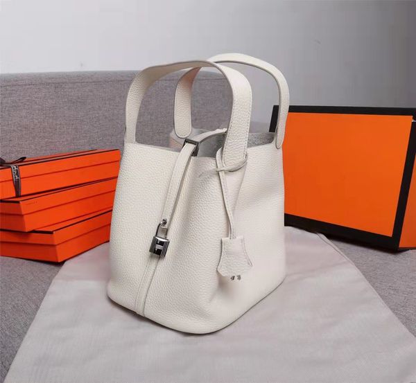 designer bucket bag 2023 new h family vegetable basket bag leather women's bag large capacity h letter wallet silver lock key natural s
designer bucket bag 2023 new h family vegetable basket bag leather women's bag large capacity h letter wallet silver lock key natural s
