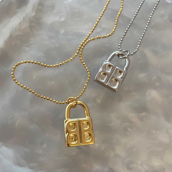 fashion designer double b g lock head double letter necklace collar chain women summer folding simplicity f2-4, Silver
fashion designer double b g lock head double letter necklace collar chain women summer folding simplicity f2-4, Silver
