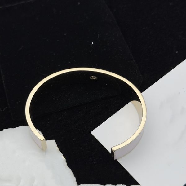 niche design high-end sense charm bracelets crystal channel fashion luxury simple versatile copper bracelet ccity gifts for women kx15c, Golden;silver
niche design high-end sense charm bracelets crystal channel fashion luxury simple versatile copper bracelet ccity gifts for women kx15c, Golden;silver