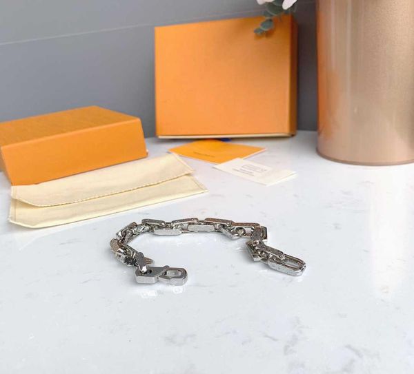 luxury fashion love bracelet designer women mens bracelets simplicity senior necklaces delicate versatile bracelet with gift box9423798, Golden;silver
luxury fashion love bracelet designer women mens bracelets simplicity senior necklaces delicate versatile bracelet with gift box9423798, Golden;silver