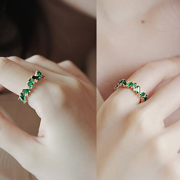 chic green cz finger ring for female gold color luxury temperament women accessory daily wear party modern trendy jewelry, Golden;silver
chic green cz finger ring for female gold color luxury temperament women accessory daily wear party modern trendy jewelry, Golden;silver
