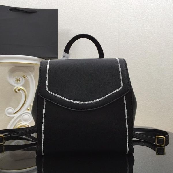 designer backpack women's backpack style classic luxury handbag large capacity fashion bag leather palm print multi-functional holiday
designer backpack women's backpack style classic luxury handbag large capacity fashion bag leather palm print multi-functional holiday