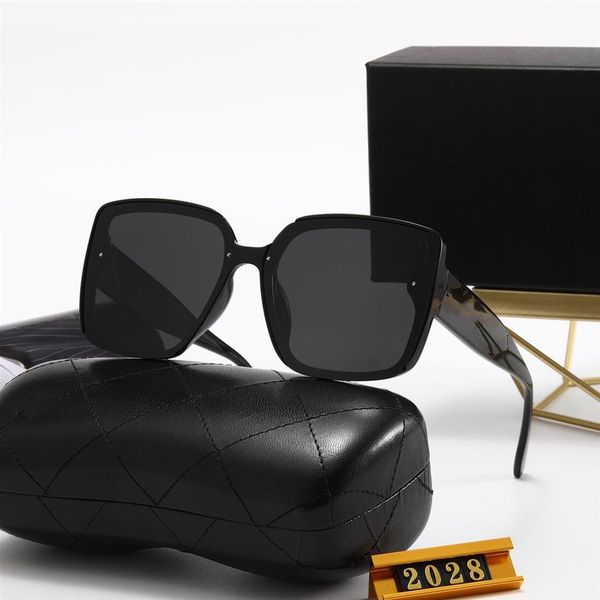 2022 mens sunglasses designer sunglasses for women optional polarized uv400 protection lenses with box sun glasses289b, White;black
2022 mens sunglasses designer sunglasses for women optional polarized uv400 protection lenses with box sun glasses289b, White;black