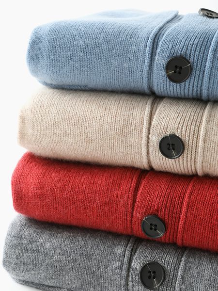 men's sweaters pure wool knitted shirt vneck autumnwinter western styleversatile coat solid color casual double pocket cardigan 230822, White;black
men's sweaters pure wool knitted shirt vneck autumnwinter western styleversatile coat solid color casual double pocket cardigan 230822, White;black