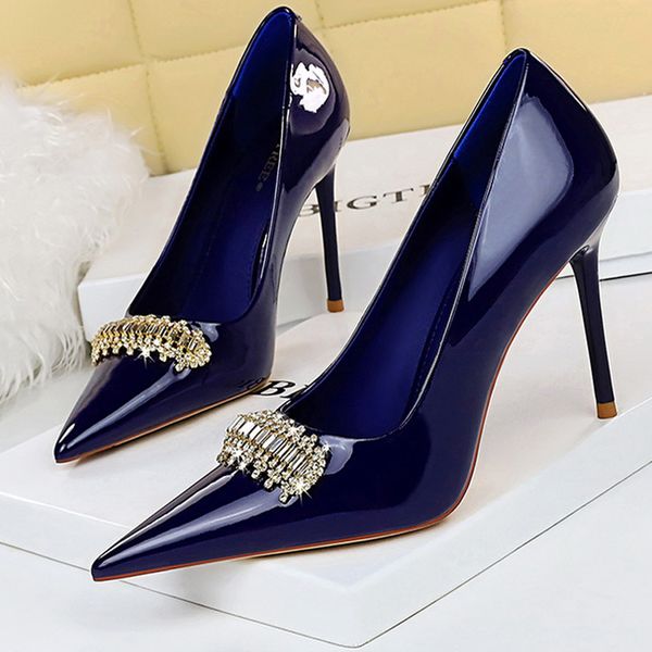 dress shoes bigtree shining women pumps patent leather high heels luxury banquet party stilettos lady heel 230823, Black
dress shoes bigtree shining women pumps patent leather high heels luxury banquet party stilettos lady heel 230823, Black