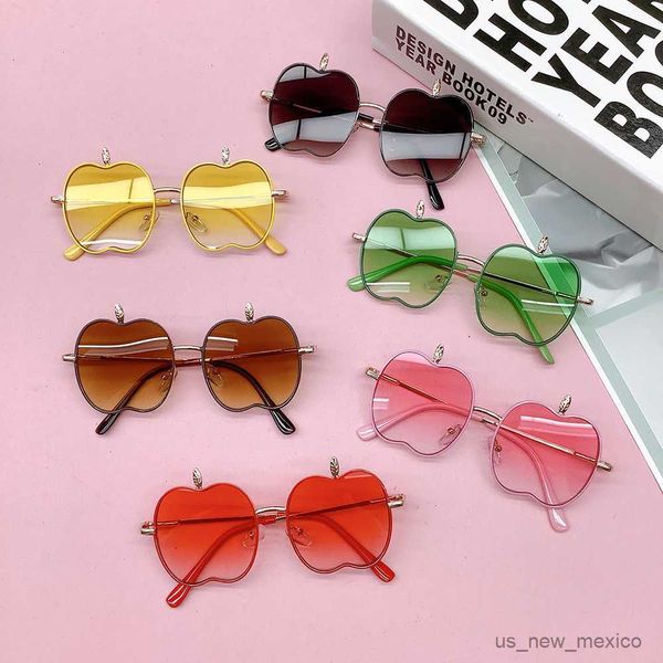 sunglasses 1 pcs appleshape gradient frame children sunglasses outdoor summer children goggles candy color frame glasses protection r230823, White;black
sunglasses 1 pcs appleshape gradient frame children sunglasses outdoor summer children goggles candy color frame glasses protection r230823, White;black