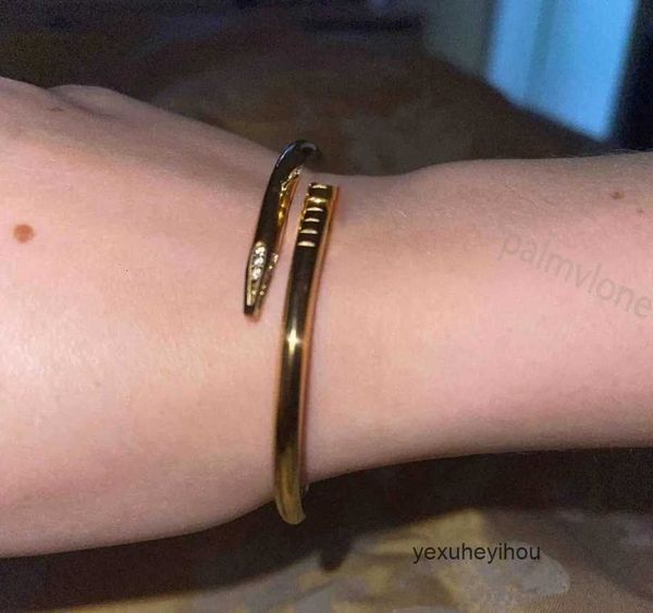 classic bangles designer gold silver nail bracelet steel cuff fashion brand c bangle diamond bracelets womens mens love jewelry gift c80009, Black
classic bangles designer gold silver nail bracelet steel cuff fashion brand c bangle diamond bracelets womens mens love jewelry gift c80009, Black