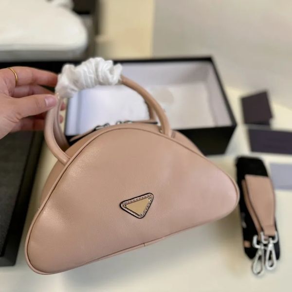 designer bag for women luxury shoulder bag fashion triangle cross body clutch bag ladies handbags good match nice gift, Black;red
designer bag for women luxury shoulder bag fashion triangle cross body clutch bag ladies handbags good match nice gift, Black;red
