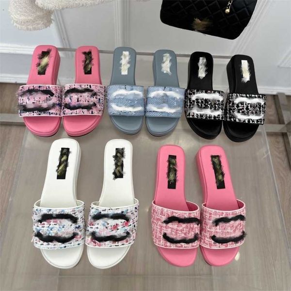 2023 ladies tweed wedge slippers platform sandal interlocking c women shoes thick bottom pump slides lambskin mules elegent wedding party sh, Black
2023 ladies tweed wedge slippers platform sandal interlocking c women shoes thick bottom pump slides lambskin mules elegent wedding party sh, Black
