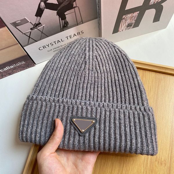designer classic name brand autumn and winter men and women fleece cap style knitted cap autumn wool outdoor warm skull cap, Blue;gray
designer classic name brand autumn and winter men and women fleece cap style knitted cap autumn wool outdoor warm skull cap, Blue;gray