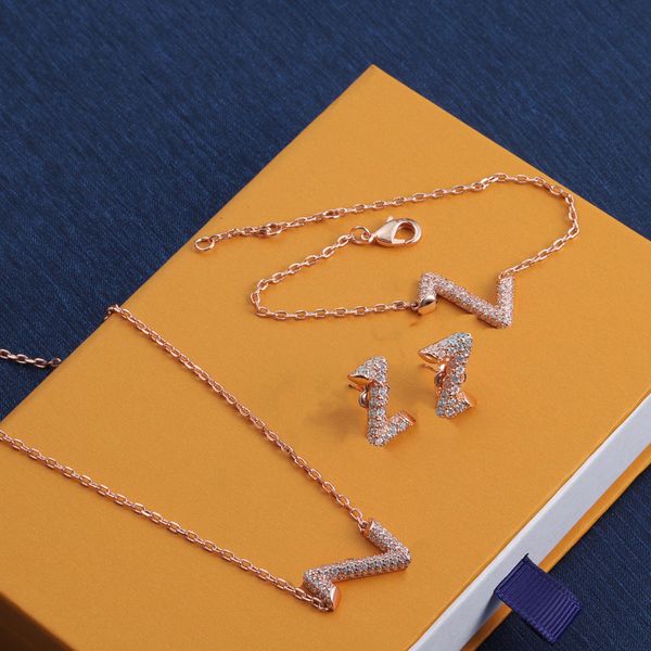 luxury necklace designer bracelet chain female stainless steel letter v gold sliver chain pendant jewelry neck gifts for girlfriend accessor, Silver
luxury necklace designer bracelet chain female stainless steel letter v gold sliver chain pendant jewelry neck gifts for girlfriend accessor, Silver