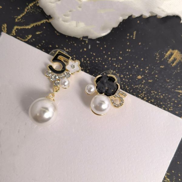 blue red white luxury brand designers letters stud channel geometric famous women round crystal rhinestone pearl earring ccity wedding party, Golden;silver
blue red white luxury brand designers letters stud channel geometric famous women round crystal rhinestone pearl earring ccity wedding party, Golden;silver