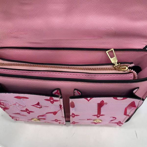new european and american good texture personality girls' commuter trendy portable messenger bags
new european and american good texture personality girls' commuter trendy portable messenger bags