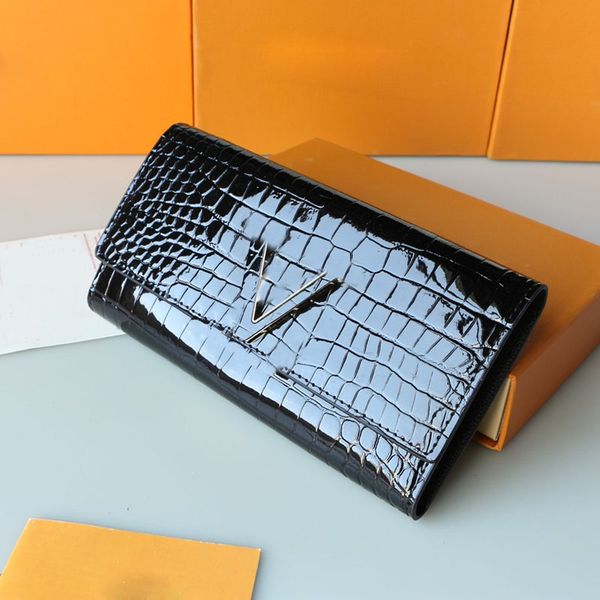 glossy alligator leather women designer fold wallet bag gold letters metal hardware buckle inner zipper pocket luxury coin holder purse mult, Red;black
glossy alligator leather women designer fold wallet bag gold letters metal hardware buckle inner zipper pocket luxury coin holder purse mult, Red;black