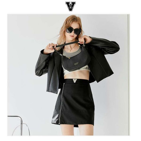 leather skirt female a line hip motorcycle zipper high waist short elegant and slim, Black
leather skirt female a line hip motorcycle zipper high waist short elegant and slim, Black