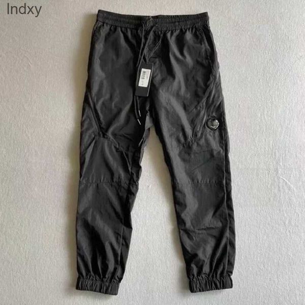 2022 ss metal nylon men pants one lens zipper pocket male pant outdoor tracksuit casual jogging trousers black
2022 ss metal nylon men pants one lens zipper pocket male pant outdoor tracksuit casual jogging trousers black